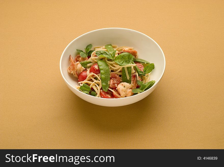 Pasta with shrimp in the bowl