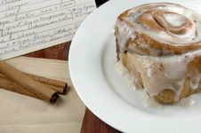 Cinnamon Roll With Recipe Royalty Free Stock Images
