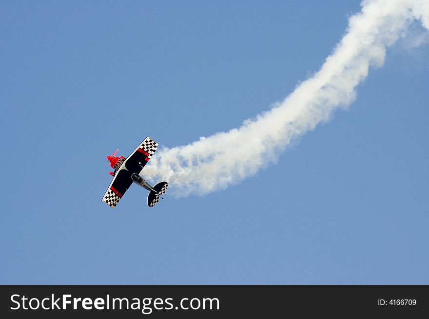 A solo performer during the AL Ain Aerobatic show 2008. A solo performer during the AL Ain Aerobatic show 2008