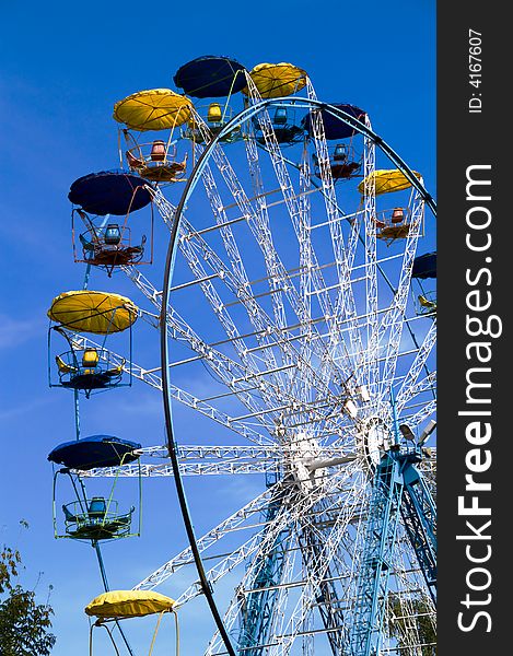 Ferris wheel attraction in the park
