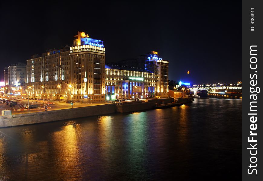 Quay Moskva River. A night scene