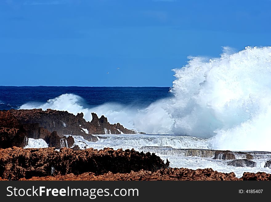 Crashing waves up to 10m on the westcoast of australia