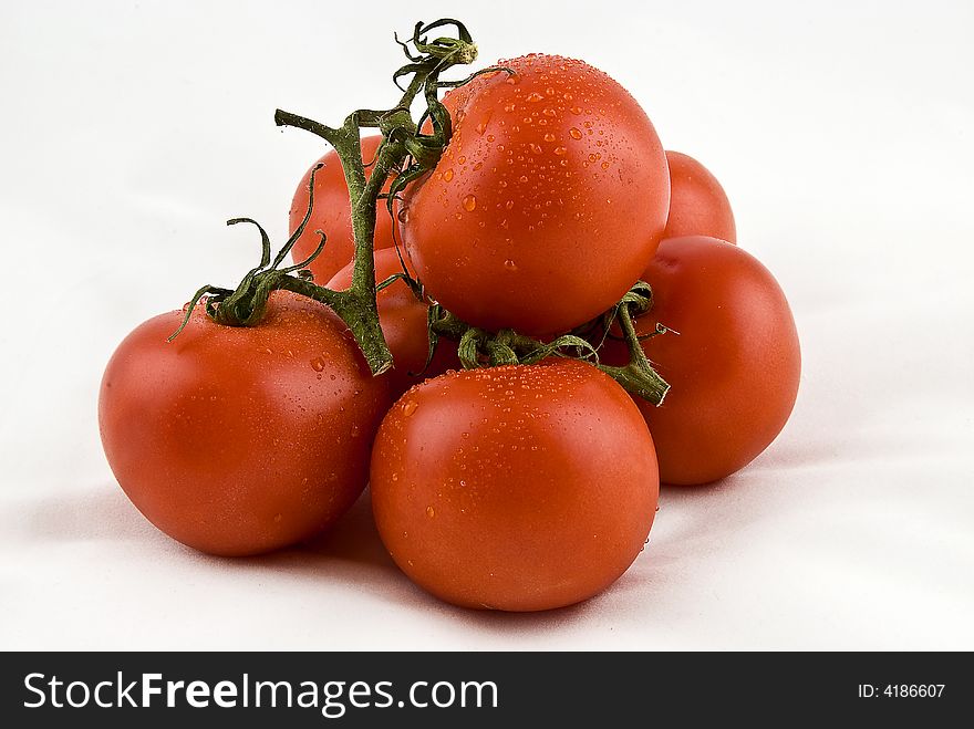 Red tomatos, some fresh red tomatos, vegetable