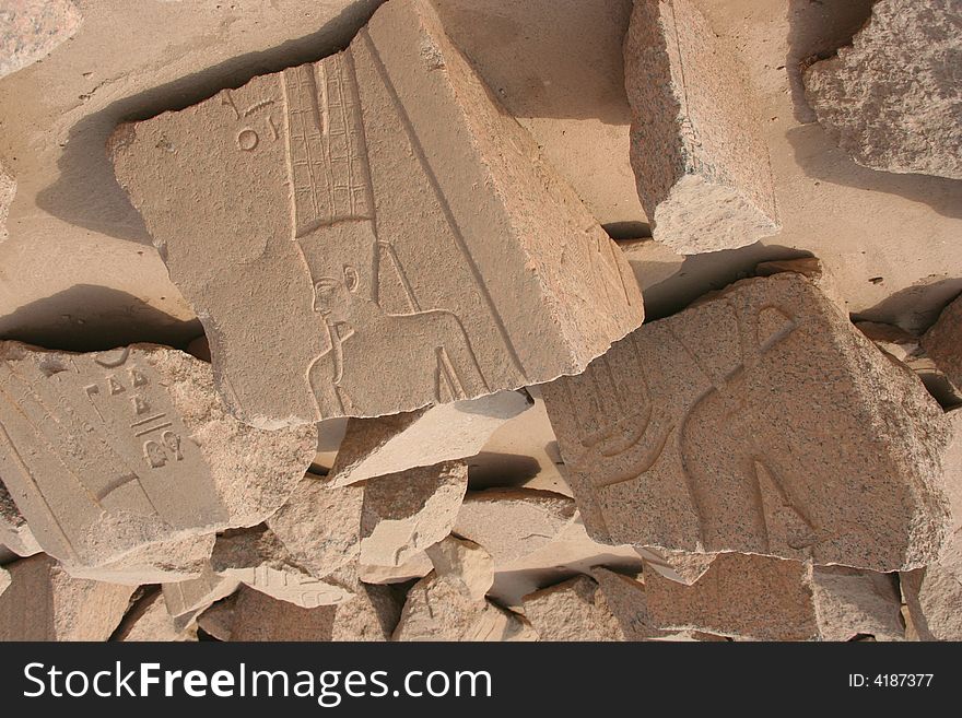 Ancient Egyptian Figures on the ruins of Karnak, L