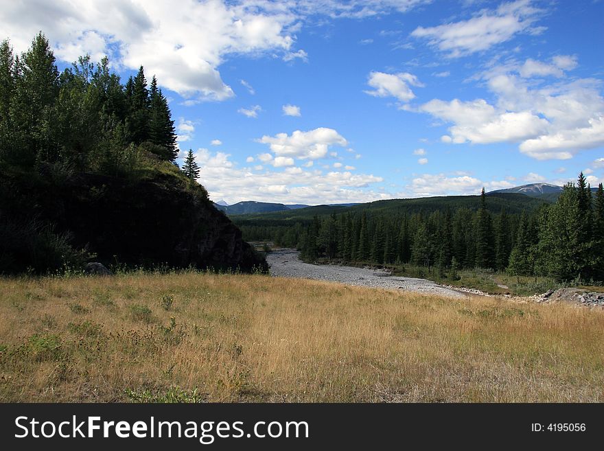 Alpine valley, Elbow River, Kananaskis provincial park, Alberta, Canada