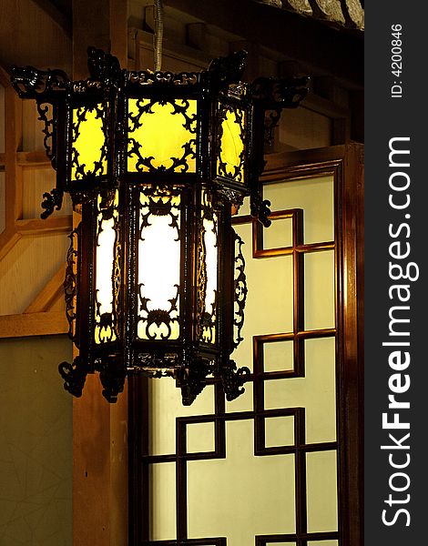 Chinese palace lantern.This is a kind of very exquisite lantern.In ancient times, Only the lanterns hanging in the palace,It has already had a history of a thousand years in China