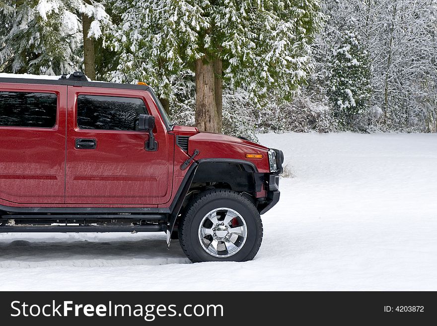 Off road Hummer H2 in the snow