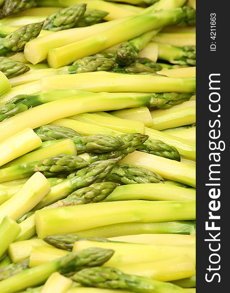 Freshly cooked asparagus spears