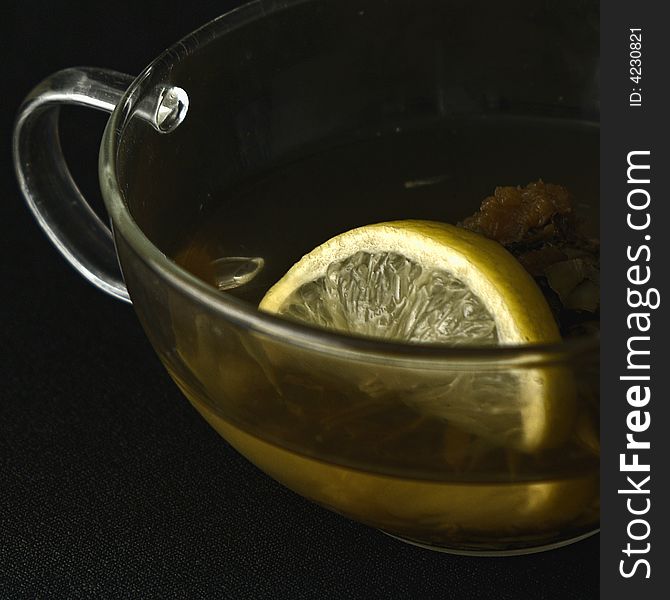 Green tea with a lemon - a drink of health and longevity