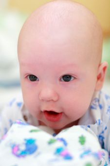 Baby Look At Camera Royalty Free Stock Photos Baby Look At Camera Royalty Free Stock Photos
