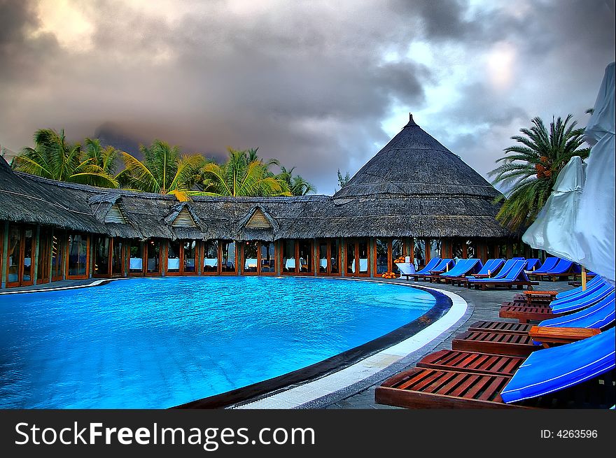 Large Tropical Outdoor Swimming Pool