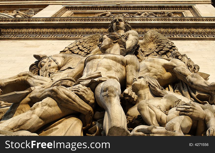 Arc de Triumph relief artwork statues