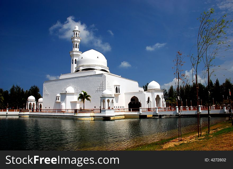 Flouting Mosque