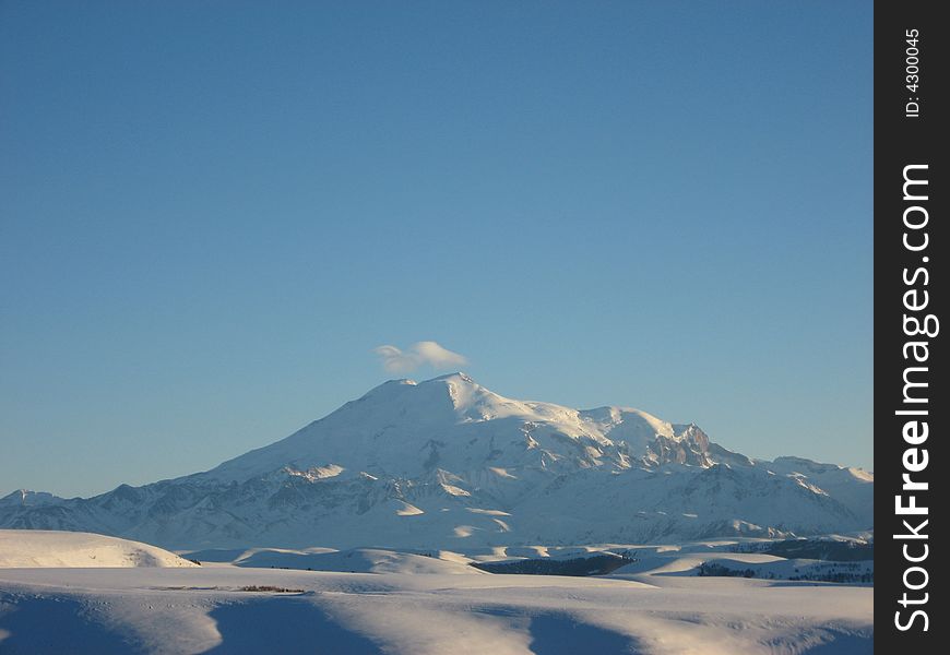 A view to Elbrus from Coumbashi pass