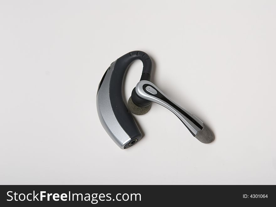 This is the bluetooth headset for cell phones