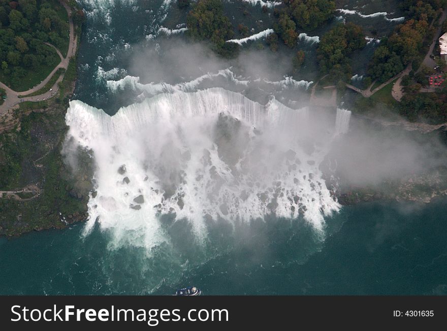 This is the Niagara falls from a helicopter. This is the Niagara falls from a helicopter.