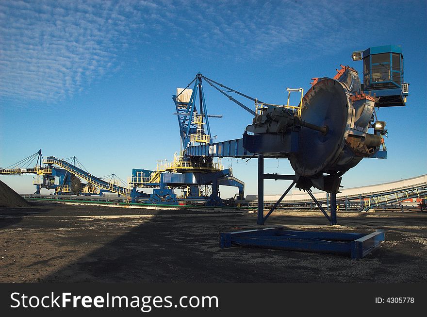 Picture of machinery at coal terminal. Picture of machinery at coal terminal