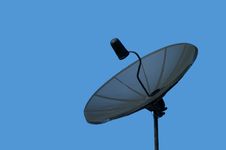 Black Satellite Dish Against A Blue Sky Royalty Free Stock Photography Black Satellite Dish Against A Blue Sky Royalty Free Stock Photography