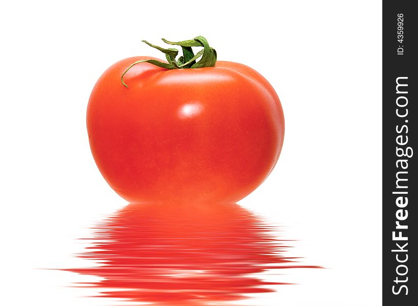Tomato reflect on water on white