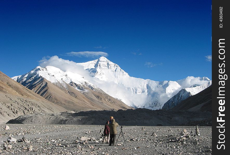 This photo was taken at the north EBC of Mt.Everest, Tibet, China. Sep, 2006. Where is at an altitude of about 5,200 metres (17,000 feet). This photo was taken at the north EBC of Mt.Everest, Tibet, China. Sep, 2006. Where is at an altitude of about 5,200 metres (17,000 feet).