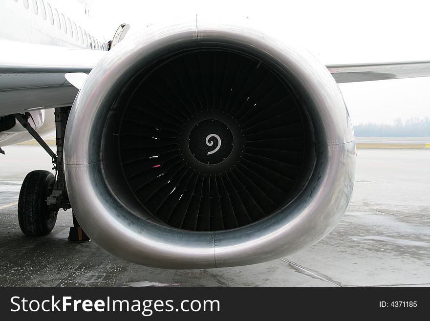 Jet engine