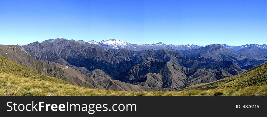 Mountains with snow on it near Queenstown, New Zealand. Mountains with snow on it near Queenstown, New Zealand.