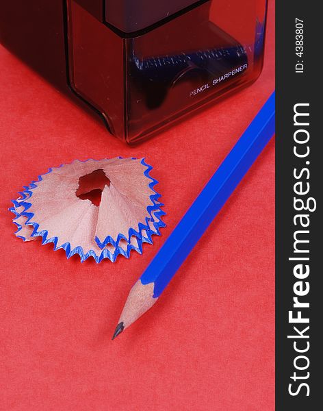 Image for the pencil with shaving and mechanical sharpener. Image for the pencil with shaving and mechanical sharpener