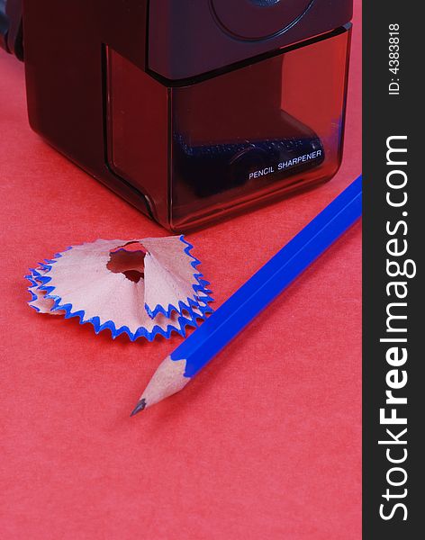 Image for the pencil with shaving and mechanical sharpener. Image for the pencil with shaving and mechanical sharpener