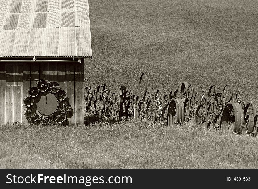 Wagon Wheel fence and barn in eastern Washington