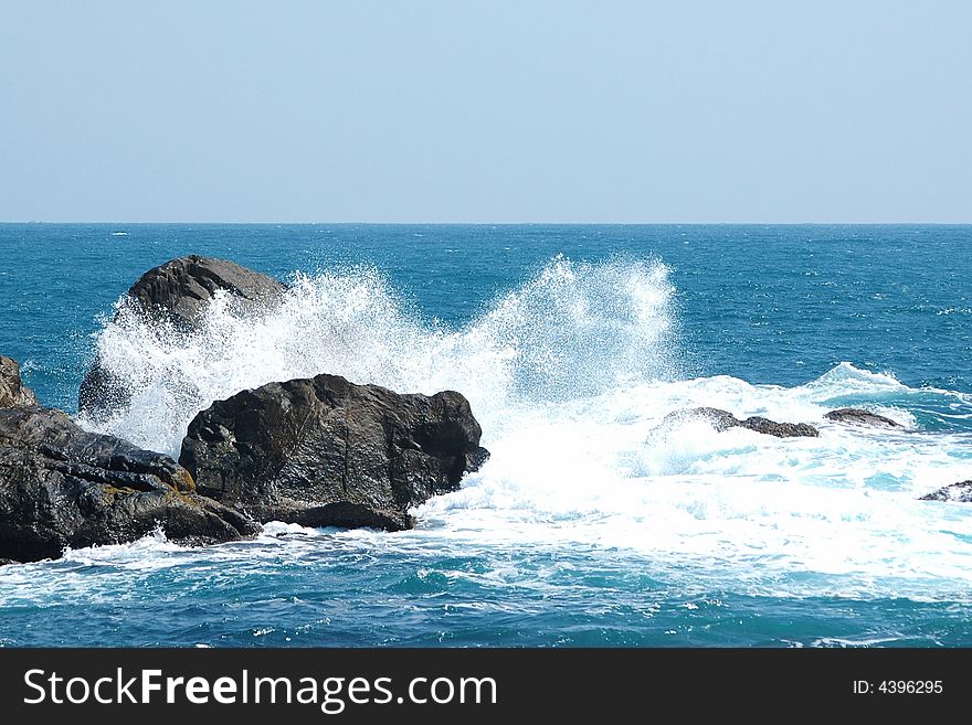 Scenery Of Wuzhizhou Island:surge