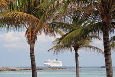 Tropical Cruise Royalty Free Stock Images Tropical Cruise Royalty Free Stock Images
