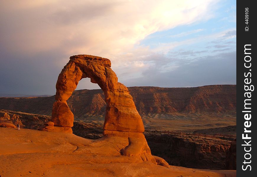 A view of Delicate Arch in Arches National Park in USA