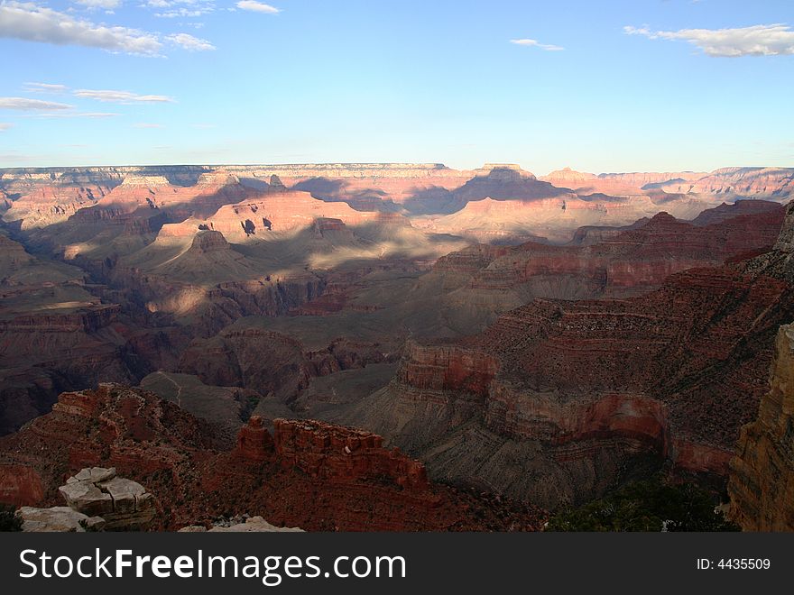 Grand Canyon located in the state of Arizona is one of the many great place in America