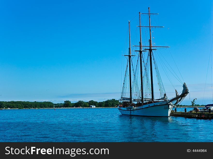 Sailing ship wating for the next scheduled tourist run. Sailing ship wating for the next scheduled tourist run