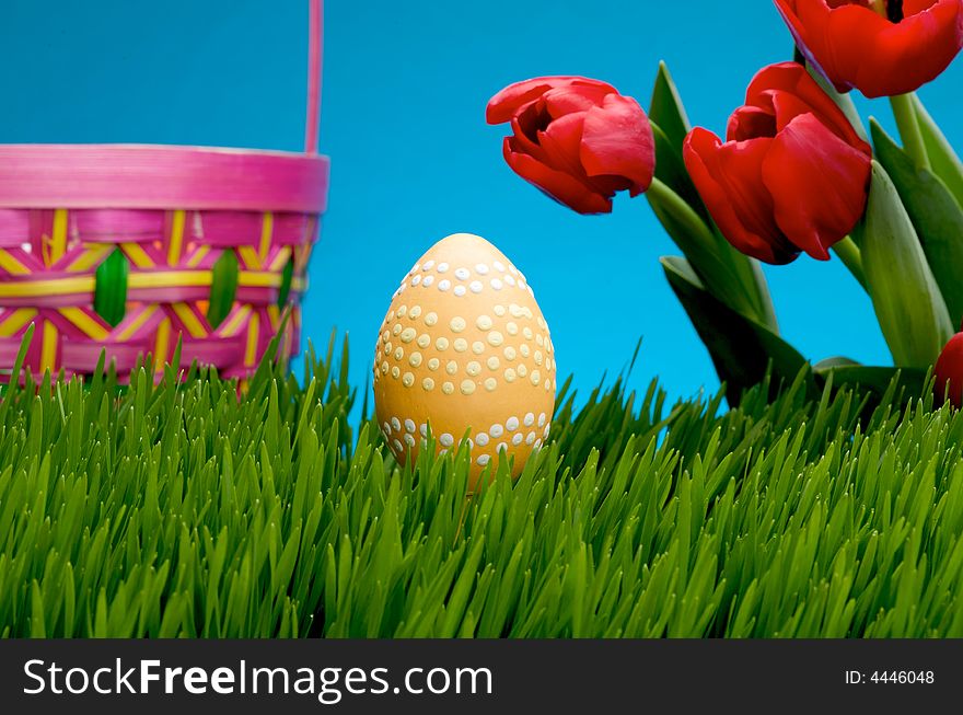 Image of a Easter egg in grass