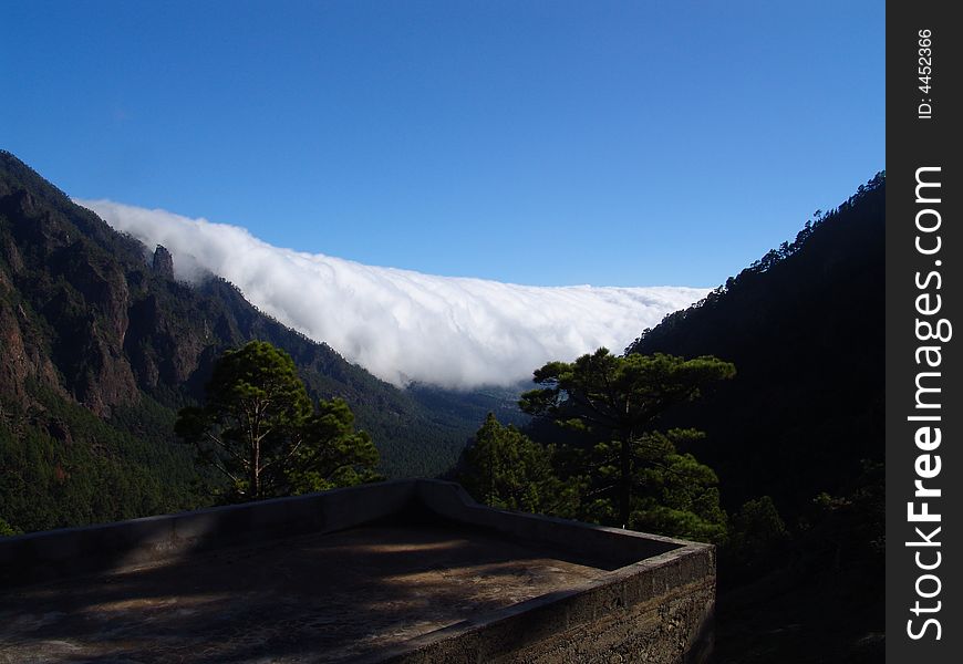 A wheather phenomen at La Palma. A wheather phenomen at La Palma.