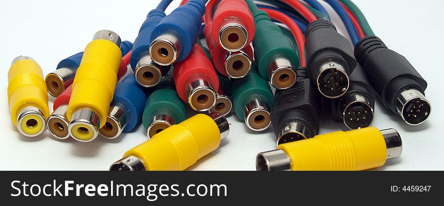 Few colour video signal connectors