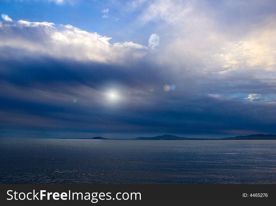 Black sea-Bulgaria-2008 It starts the new day. The sun punctures a road for itself in its oort clouds. Black sea-Bulgaria-2008 It starts the new day. The sun punctures a road for itself in its oort clouds.