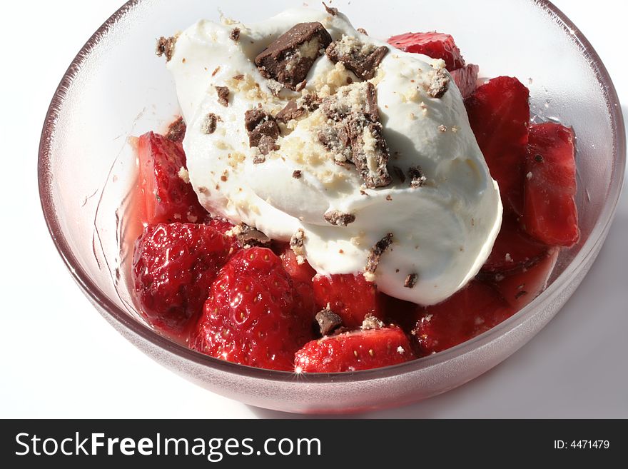Strawberries With Cream And Chocolate Bisc