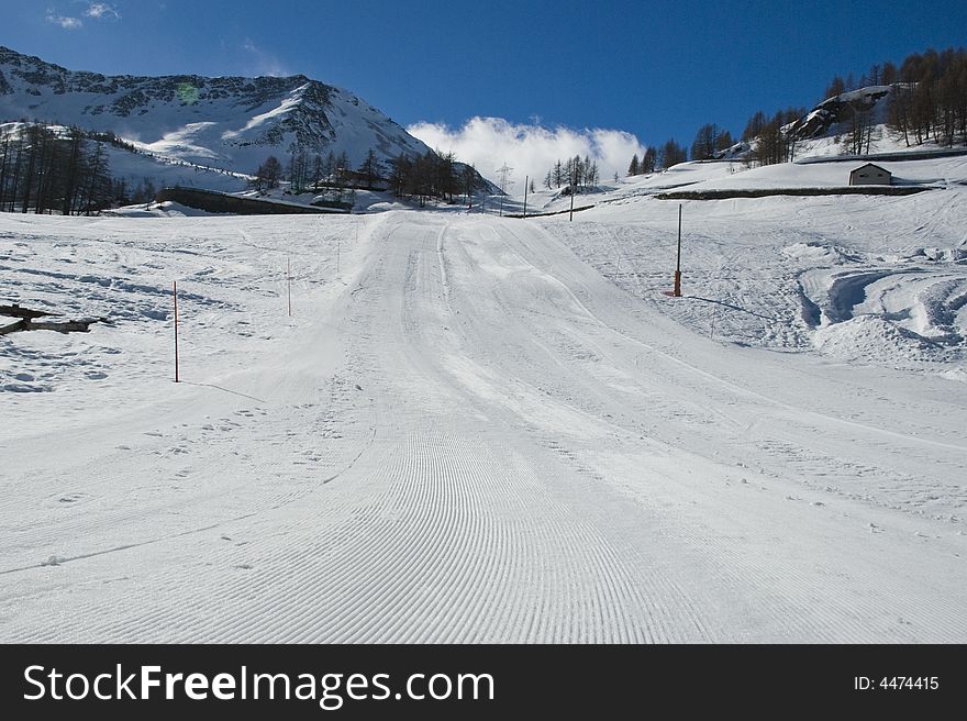 LaThuile, Snow, trees and slop