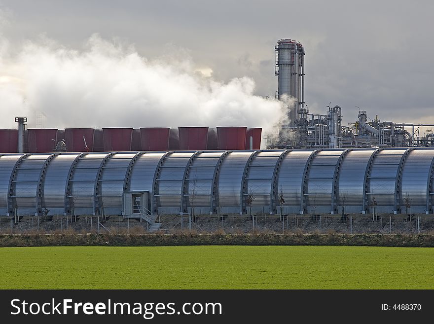 Refinery for the supply of energy also caused climate change