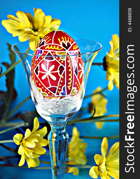 Easter egg with yellow flowers