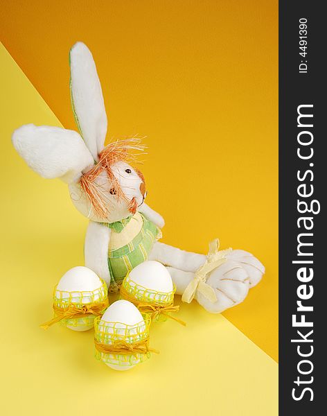 Easter decorations: rabbit and eggs