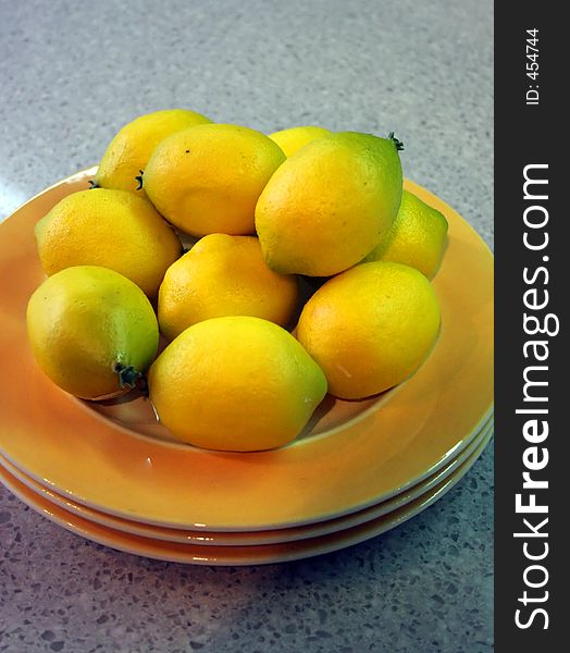 Close-up of a bowl of lemons
