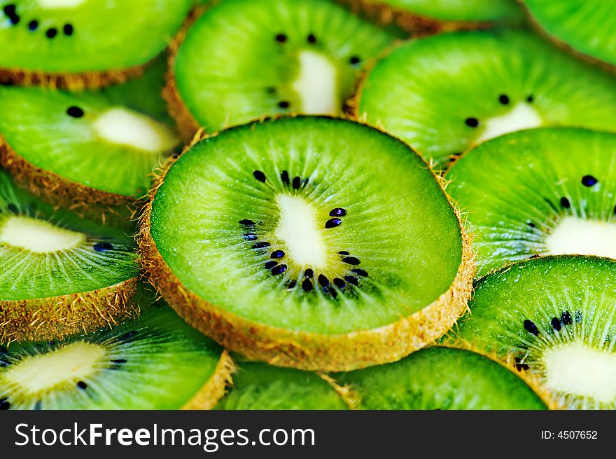 Kiwi slices background in perspective