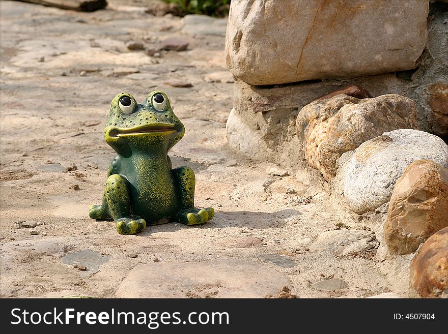 Pottery frog in the garden