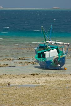Boat With Low Tide Royalty Free Stock Photos Boat With Low Tide Royalty Free Stock Photos