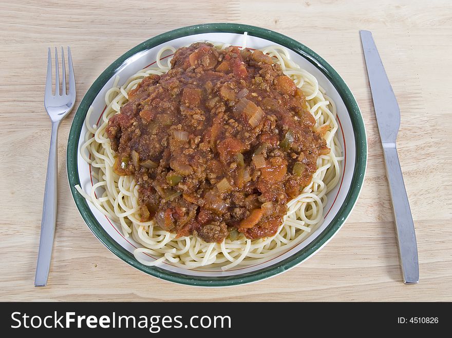A bowl of meat to spagetti