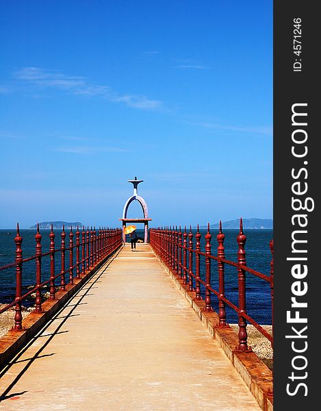 In on a Changshan Islands's island extends to the sea trestle