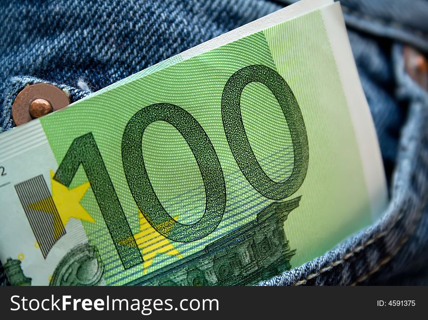 100 euros in the jeans pocket